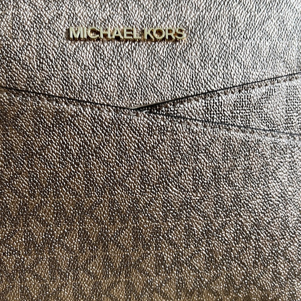 Michael Kors Medium Dome Crossbody Bag Rose Gold - Picture 5 of 16